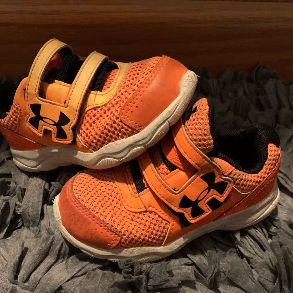Toddler Boys size 7 Under Armour shoes